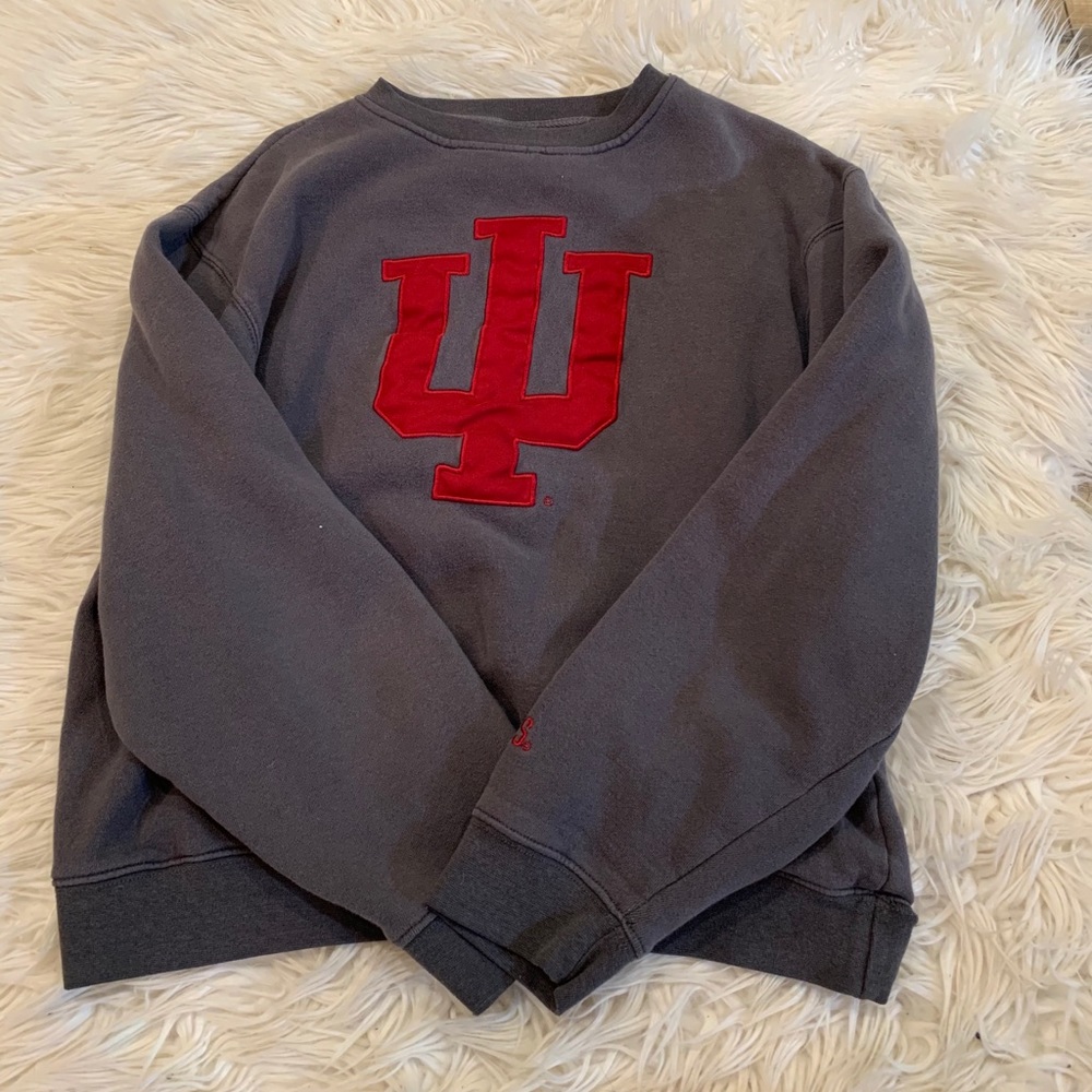 IU crew neck